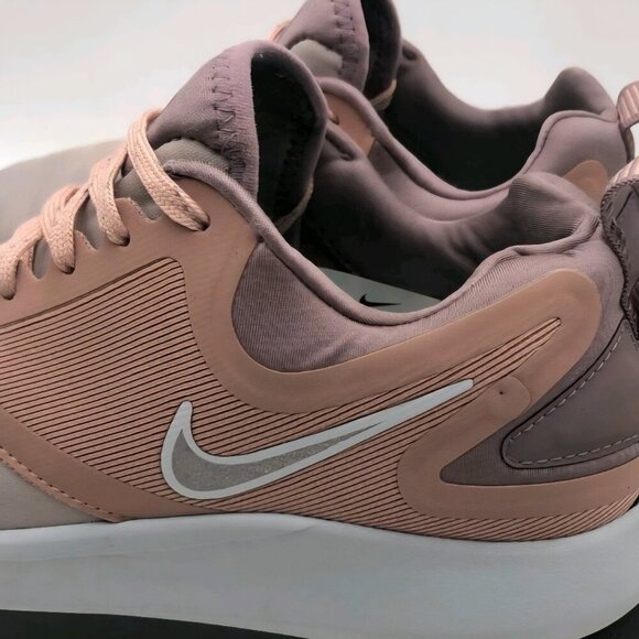 Nike running gym reflective blush silver cushion comfort shoe 12 - Picture 1 of 6